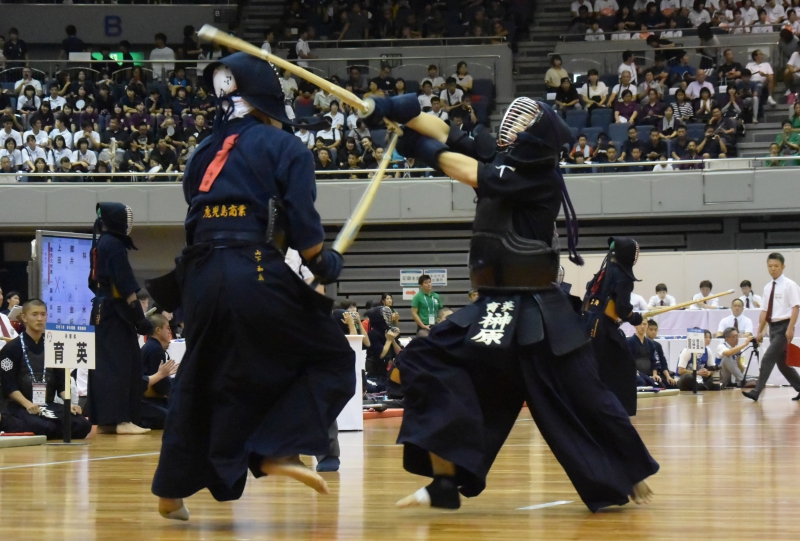 トーナメント１回戦、育英×鹿児島商業【中堅】榊原×山下