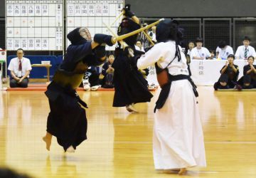 トーナメント1回戦、中村学園女子中×貴志中【大将】松永×唐津|すでに4─0で試合は決っている。松永がメンを決め(写真)、5─0とした